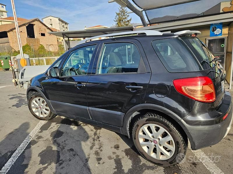 Usata Fiat Sedici 135 CV (99 kW) 2013 SUV