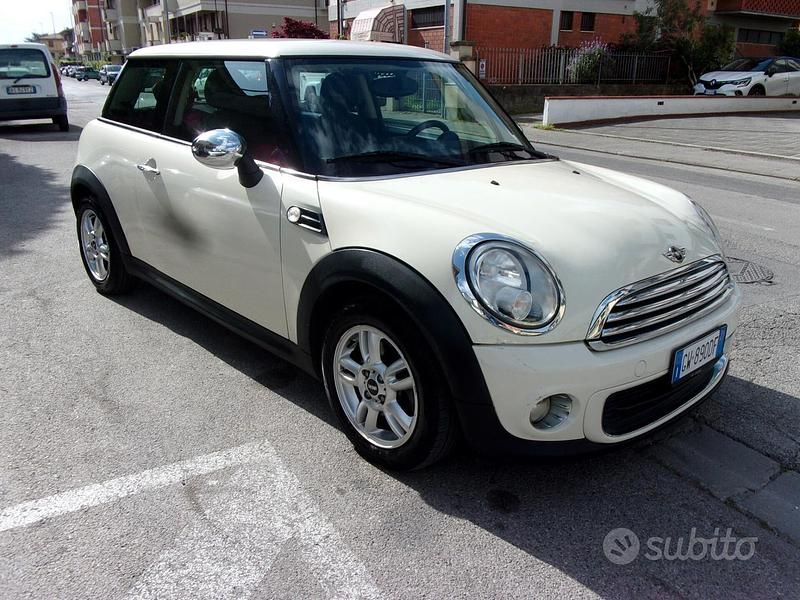 Usata Mini Cooper 97 CV (71 kW) 2012 Beige Utilitaria