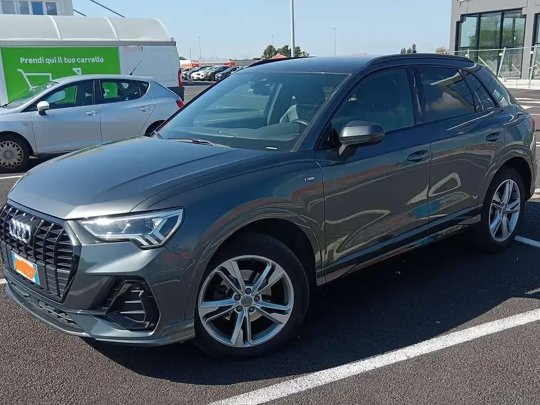 Usata Audi Q3 Sportback S-Line 150 CV (110 kW) 2019 Grigio SUV