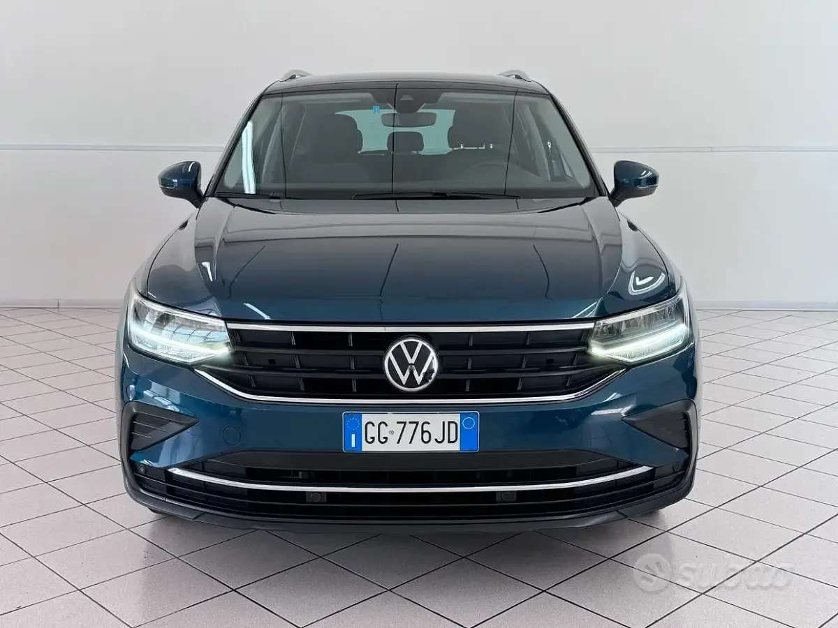 Usata VW Tiguan Life 131 CV (96 kW) 2021 Blu SUV