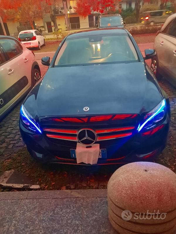 Blu/azzurro Usata 2017 Mercedes C200 Exclusive Tre volumi | 16.700 € (Buon prezzo) - Immagine 1/4
