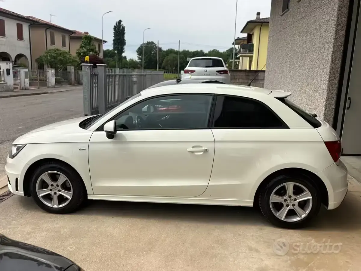 Usata Audi A1 Ambition 185 CV (136 kW) 2011 Bianco Utilitaria
