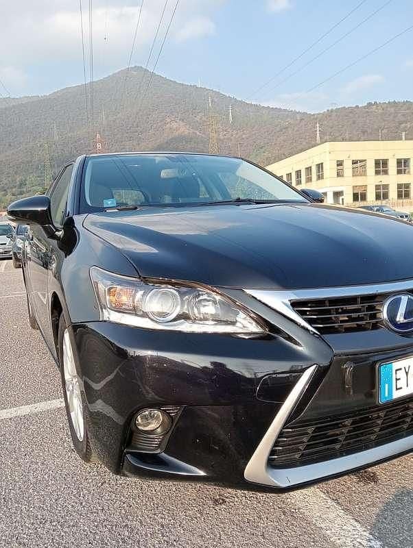 Usata Lexus CT200h 136 CV (100 kW) 2015 Berlina