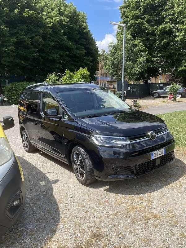 Usata VW Caddy Style 122 CV (89 kW) 2022 Nero Monovolume