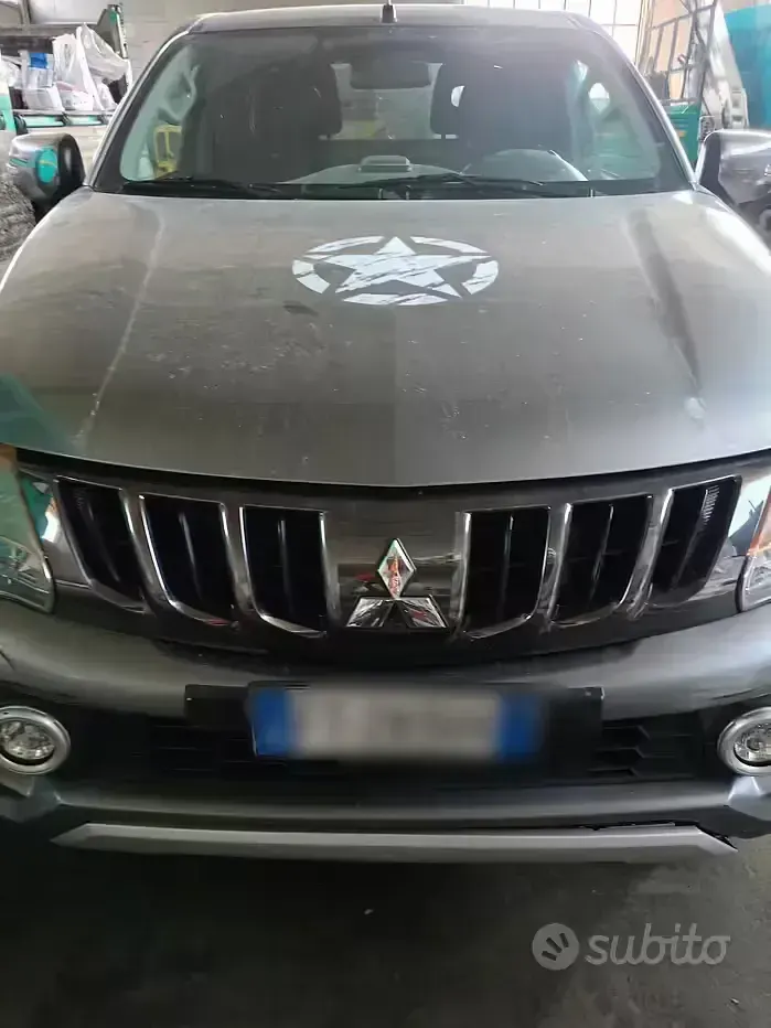Usata Mitsubishi L200 154 CV (113 kW) 2018 Grigio Pick-up
