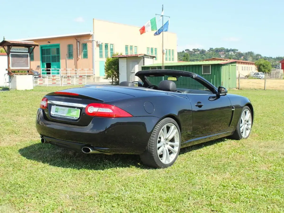 Usata Jaguar XK 385 CV (283 kW) 2011 Nero Cabrio