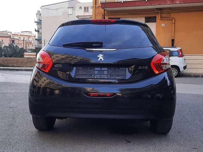Usata Peugeot 208 Active 68 CV (50 kW) 2012 Nero Utilitaria