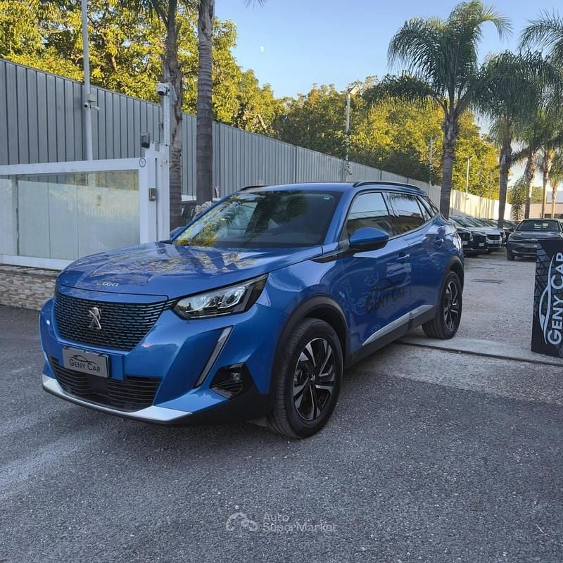 Usata Peugeot e-2008 Allure 56 kW (77 CV) 2021 Blu SUV