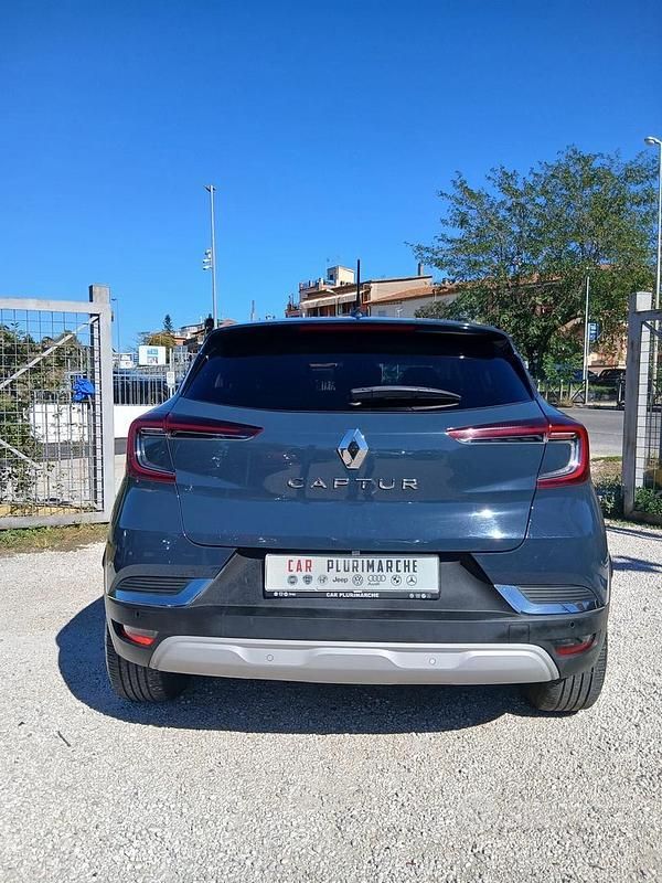 Usata Renault Captur Intens 101 CV (74 kW) 2022 Grigio SUV