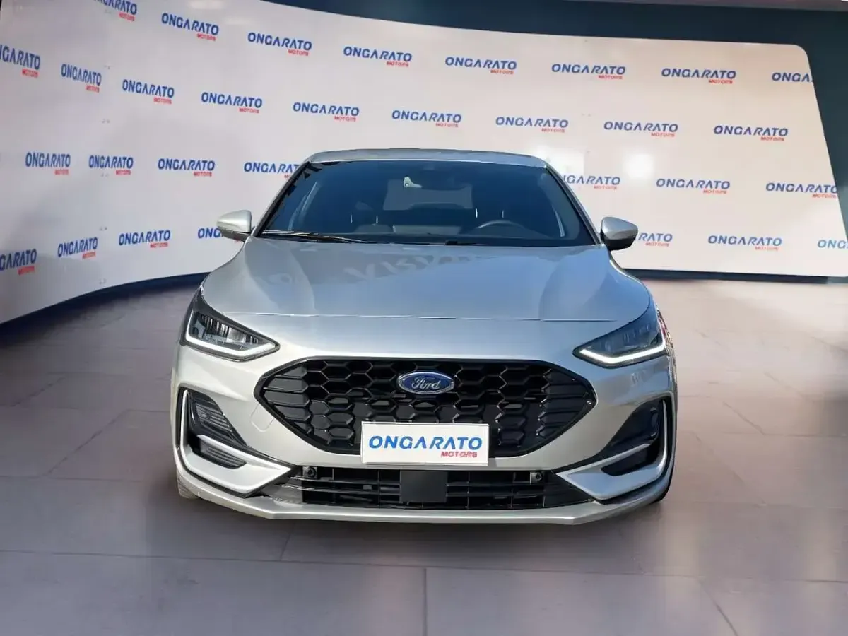 Usata Ford Focus 125 CV (91 kW) 2024 Argento Utilitaria
