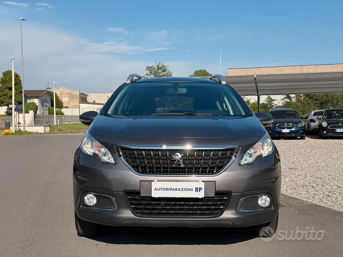 Usata Peugeot 2008 Active 82 CV (60 kW) 2016 Grigio SUV