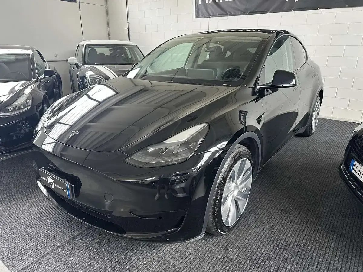 Usata Tesla Model Y RWD 88 kW (120 CV) 2023 Nero SUV