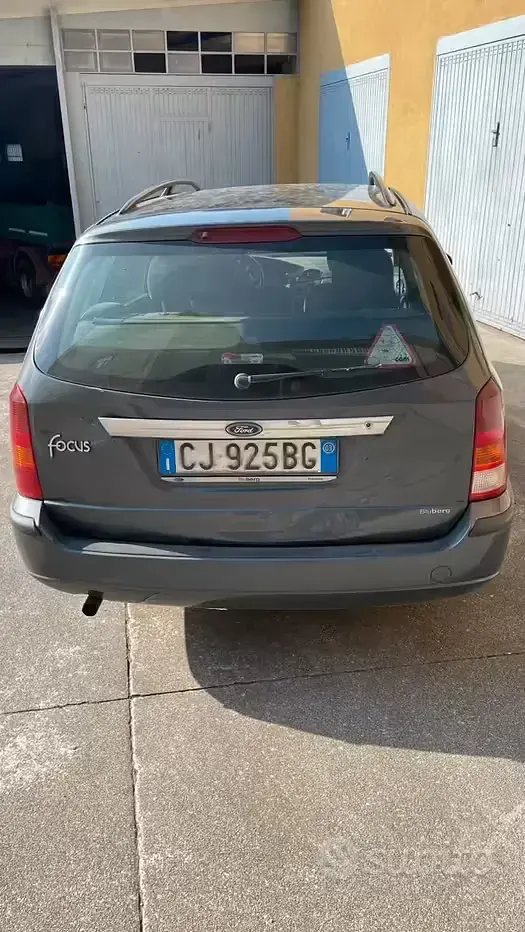 Usata Ford Focus 100 CV (73 kW) 2003 Blu Station wagon