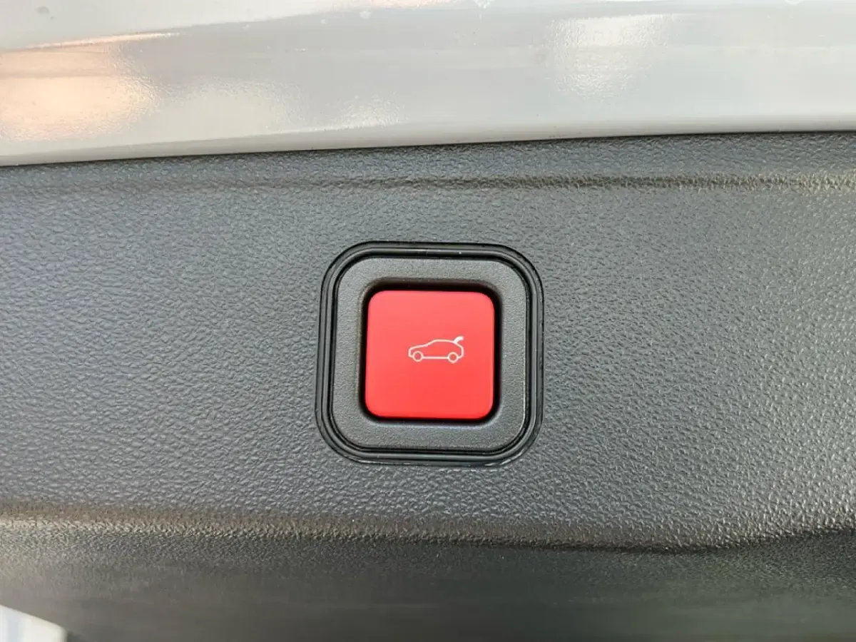Nuova Jeep Avenger Altitude 110 CV (80 kW) 2026 Grigio SUV