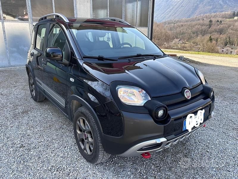 Usata Fiat Panda Cross Cross 95 CV (69 kW) 2016 Nero Utilitaria