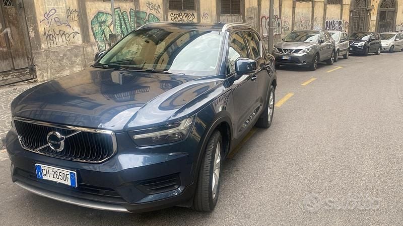 Usata Volvo XC40 129 CV (94 kW) 2023 Blu SUV
