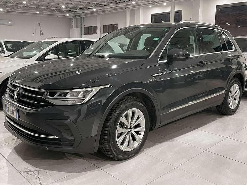 Grigio Usata 2024 VW Tiguan Life SUV | 28.900 € (Super prezzo) - Immagine 1/4