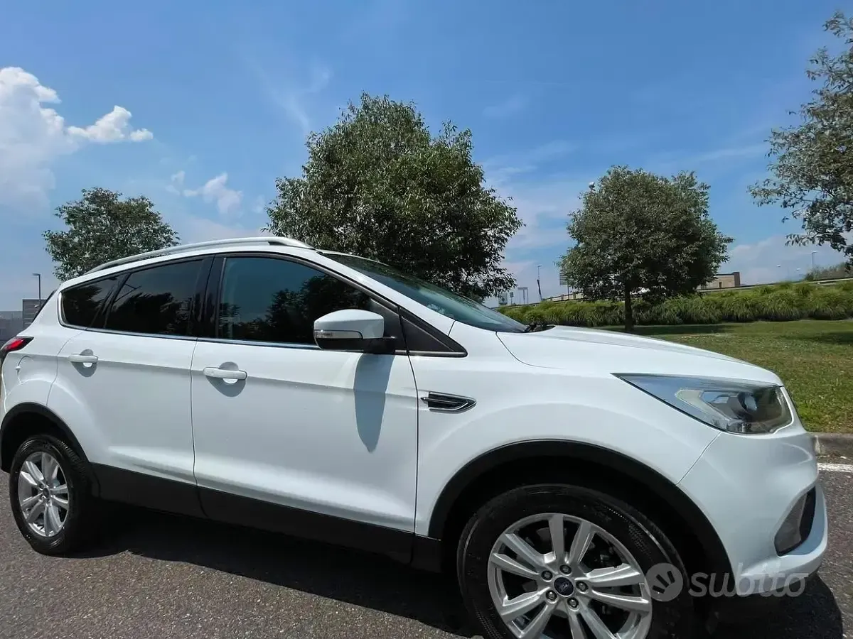 Usata Ford Kuga ST-Line 120 CV (88 kW) 2019 Bianco SUV