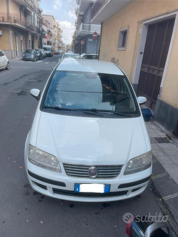 Usata Fiat Idea 69 CV (50 kW) 2012 Bianco Monovolume