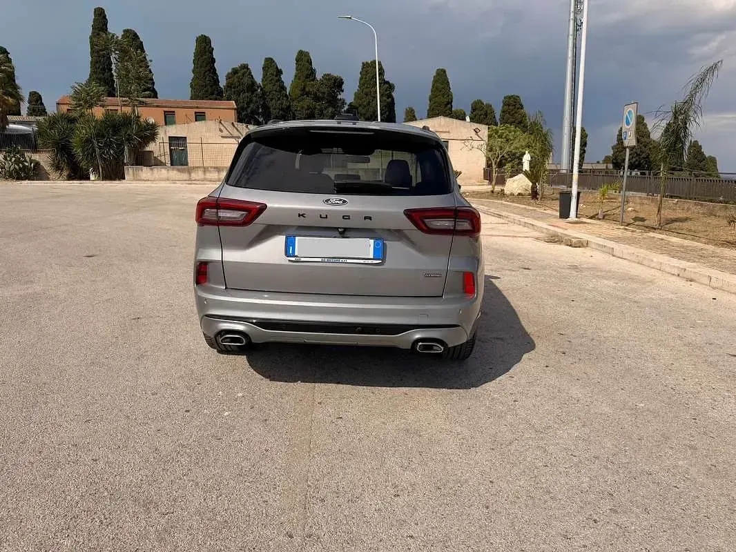 Usata Ford Kuga ST-Line X 152 CV (111 kW) 2024 Argento SUV