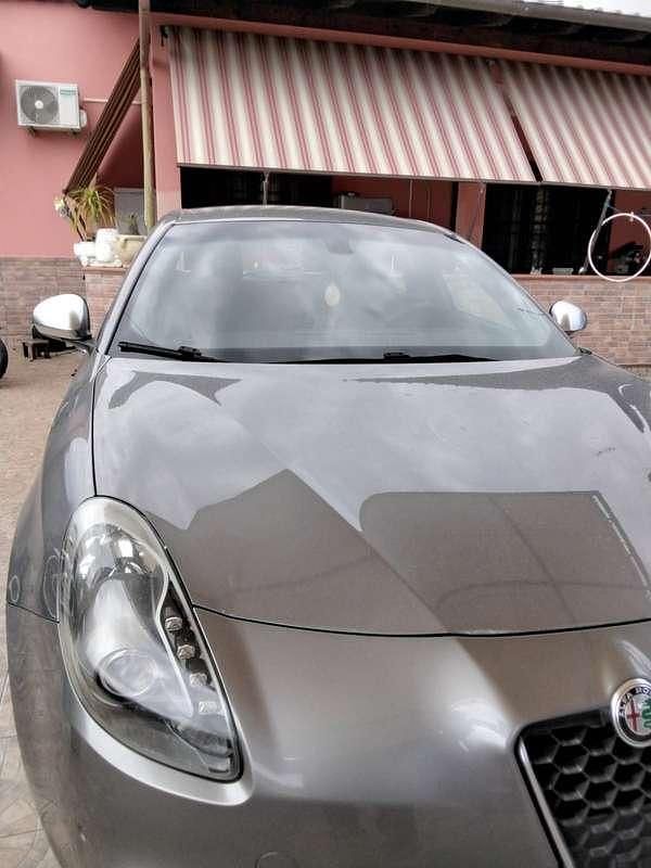 Usata 2018 Alfa Romeo Giulietta Tre volumi | 11.000 € (Buon prezzo) - Immagine 1/4