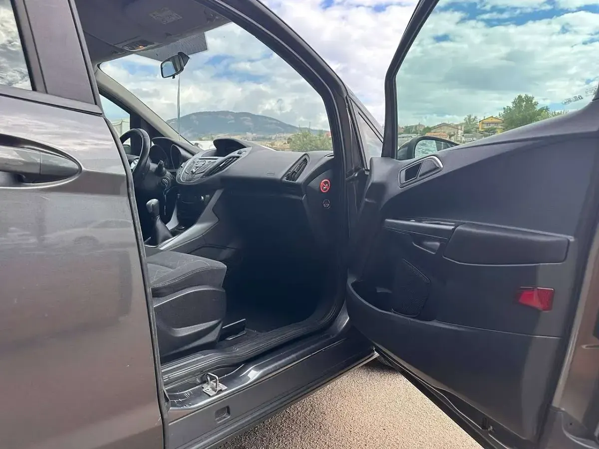 Usata Ford B-MAX Titanium X 95 CV (69 kW) 2016 Grigio Monovolume