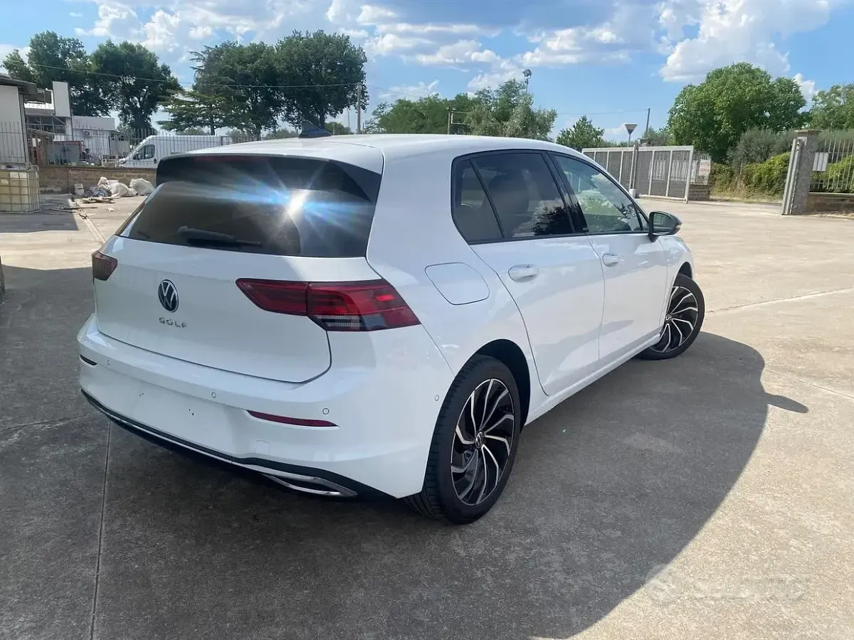 Usata VW Golf VIII Style 116 CV (85 kW) 2023 Bianco Berlina