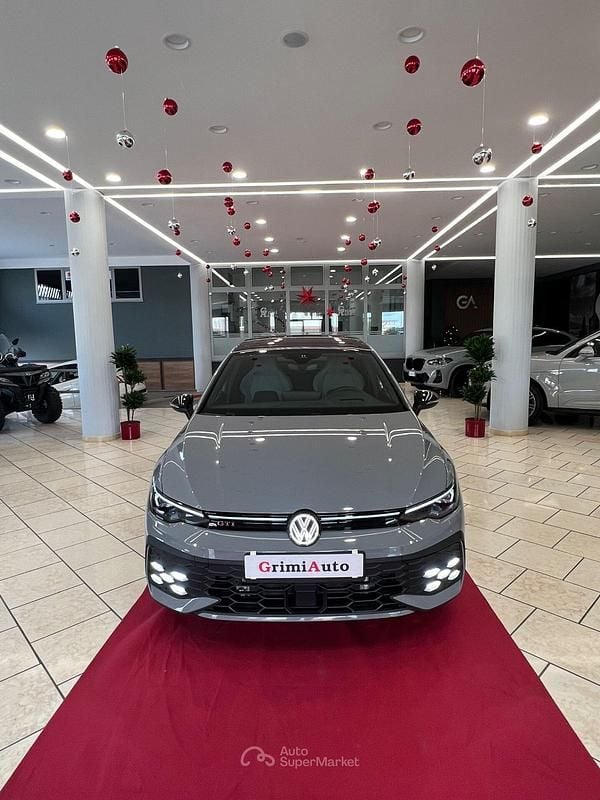 Usata VW Golf VIII GTI 265 CV (194 kW) 2025 Grigio Berlina