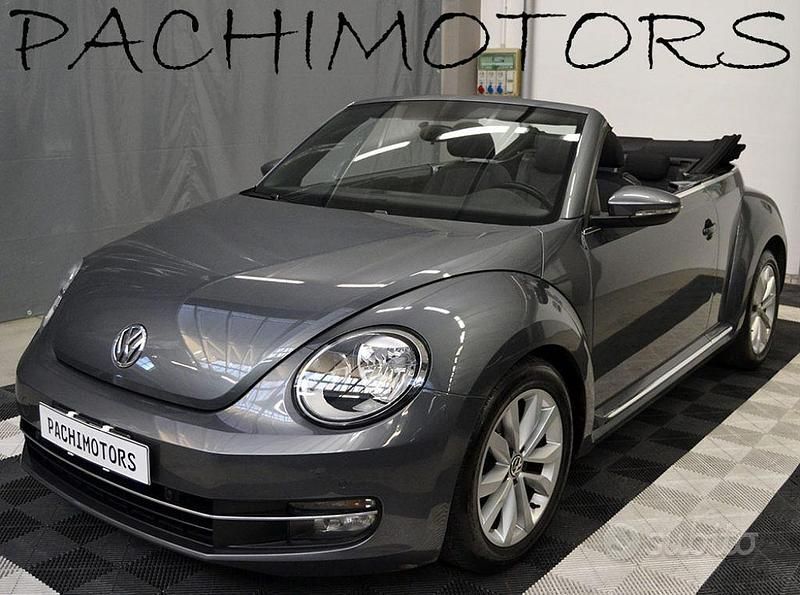 Grigio Usata 2014 VW Maggiolino Design Cabrio | 13.990 € (Buon prezzo) - Immagine 1/4