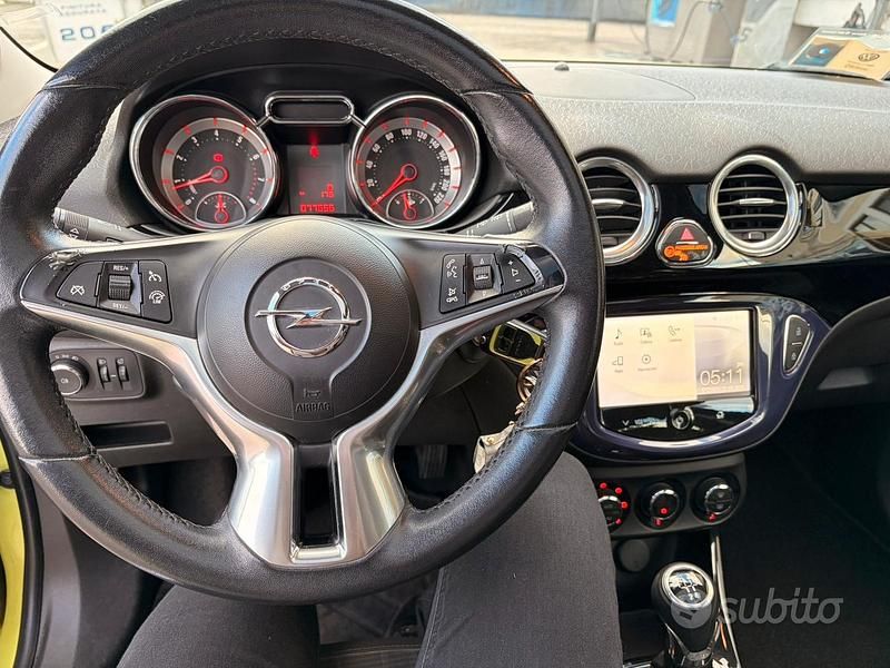 Usata Opel Adam 70 CV (51 kW) 2013 Utilitaria
