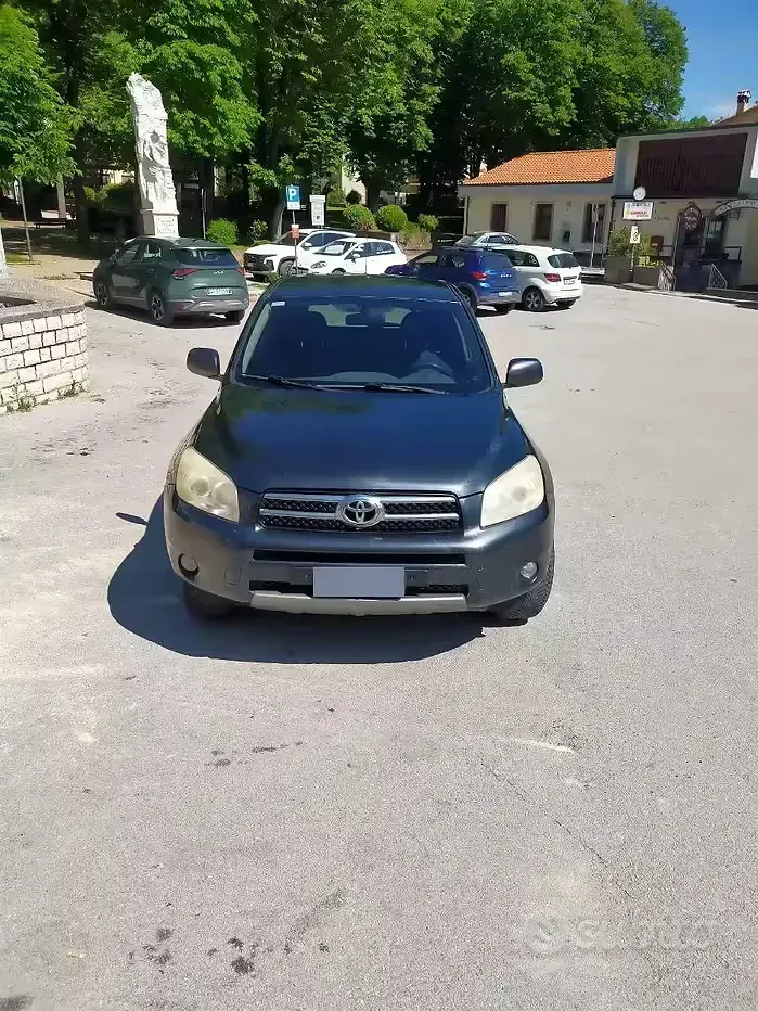 Usata Toyota RAV4 128 CV (94 kW) 2008 Blu SUV
