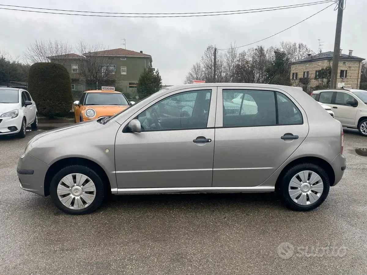 Usata Skoda Fabia 64 CV (47 kW) 2007 Beige Berlina