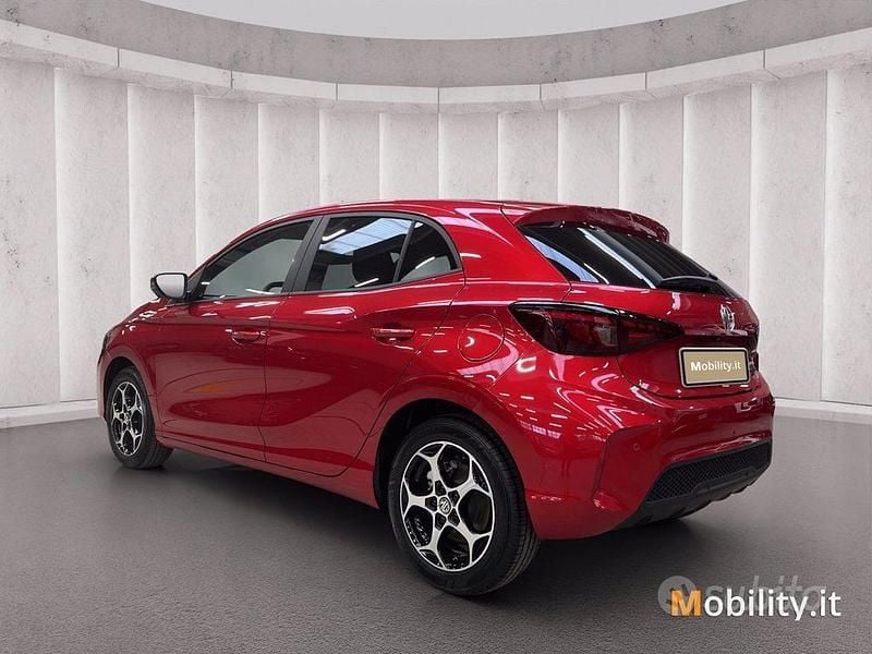 Usado MG MG3 Luxury 194 CV (142 kW) 2024 Rojo Utilitario