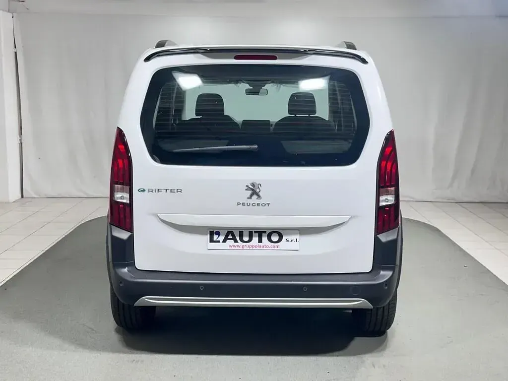 Usata Peugeot e-Rifter Allure 100 kW (136 CV) 2024 Bianco Monovolume