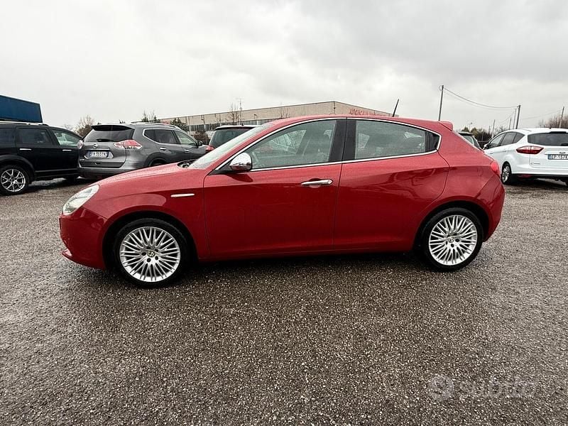 Usata Alfa Romeo Giulietta Progression 105 CV (77 kW) 2014 Rosso Utilitaria