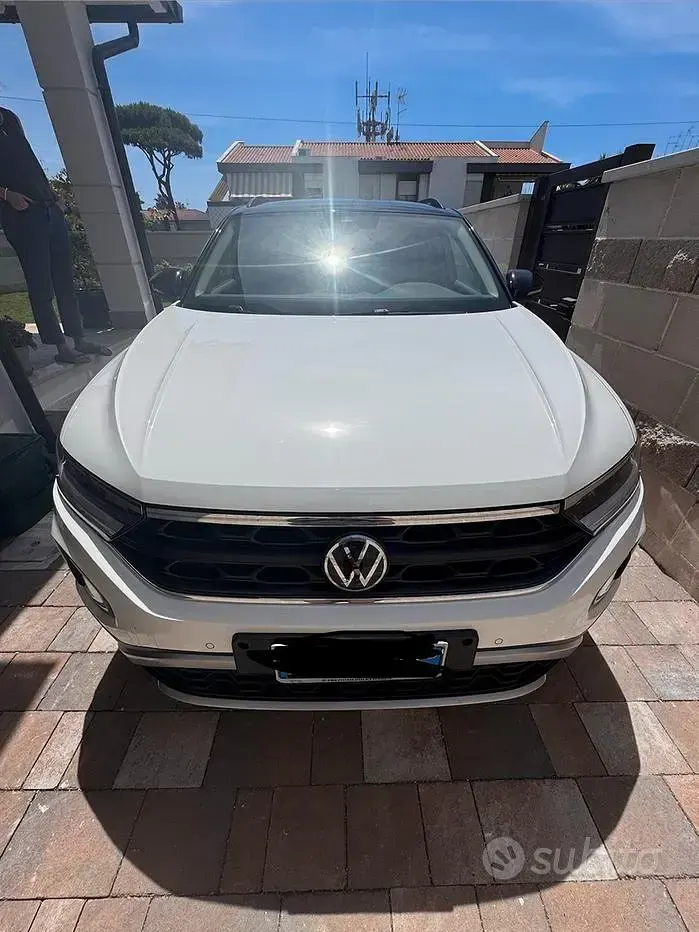 Usata VW T-Roc Sportline 116 CV (85 kW) 2024 Bianco SUV