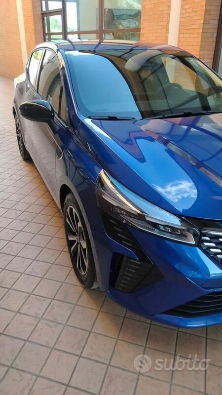 Usata Renault Clio V 90 CV (66 kW) 2024 Blu Utilitaria