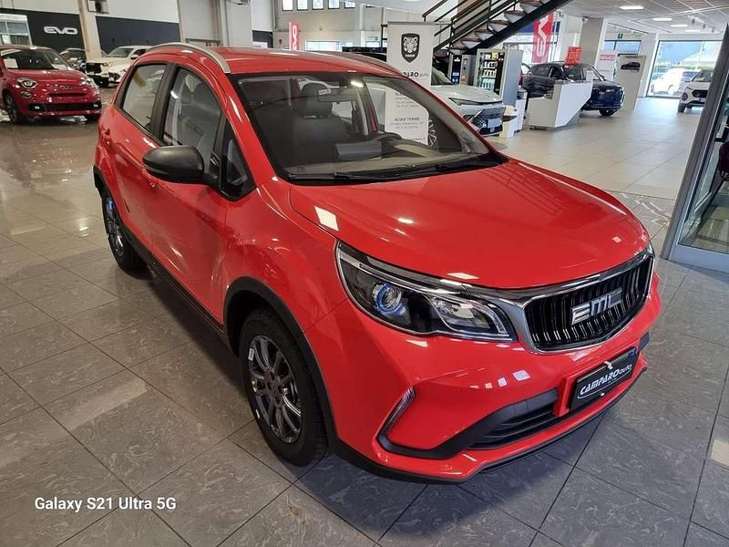 Nuova EMC QUATTRO 103 CV (75 kW) 2025 Rosso SUV