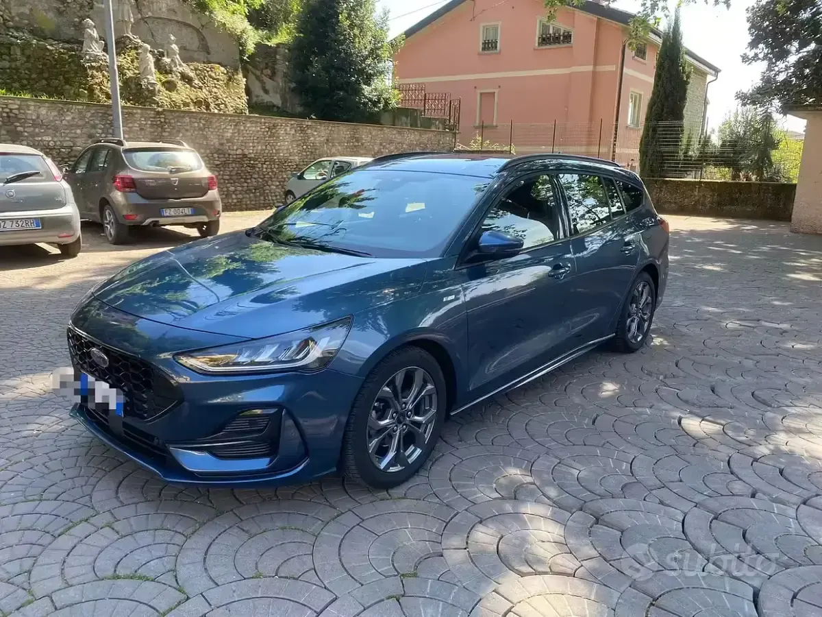 Begagnad Ford Focus ST-Line 125 HK (91 kW) 2023 Blå Kombi