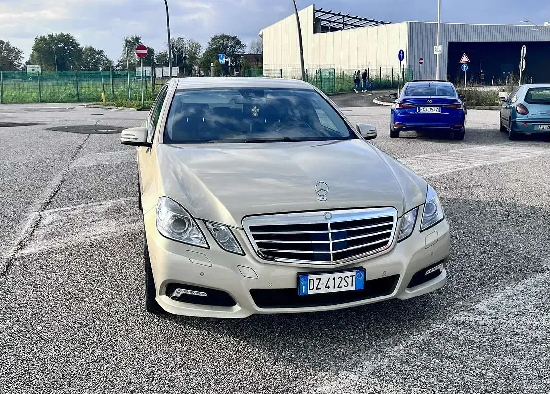 Usata Mercedes E350 Elegance 265 CV (194 kW) 2010 Giallo Berlina