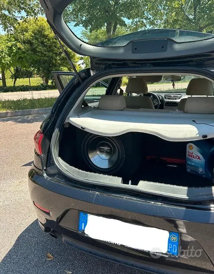 Usata Alfa Romeo 147 120 CV (88 kW) 2009 Nero Utilitaria