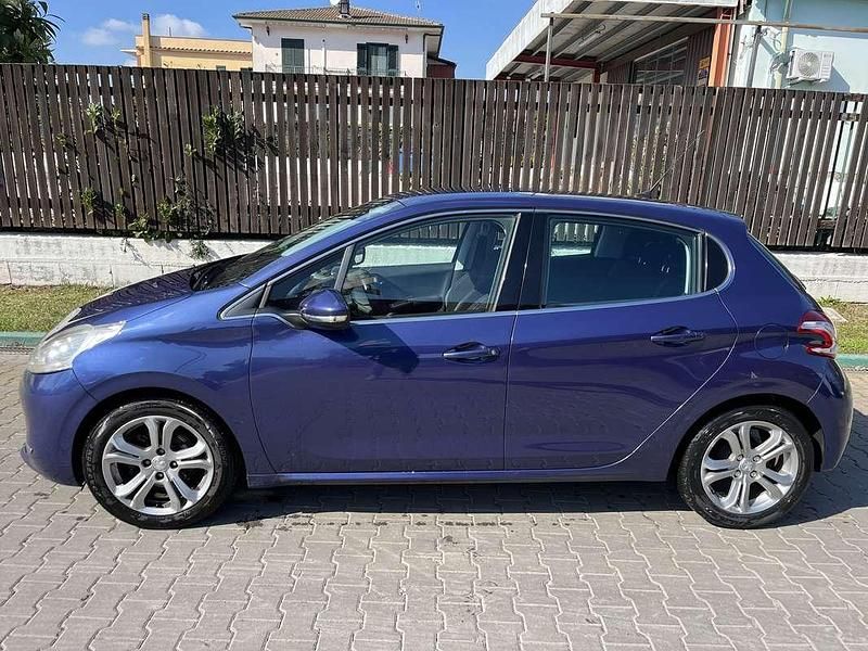 Usata Peugeot 208 Access 82 CV (60 kW) 2014 Lilla Utilitaria