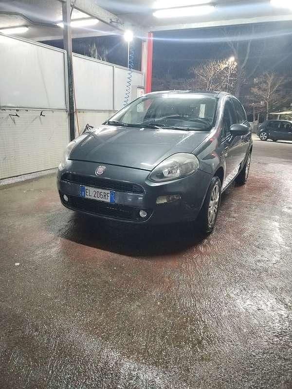 Usata Fiat Grande Punto 77 CV (56 kW) 2012 Utilitaria
