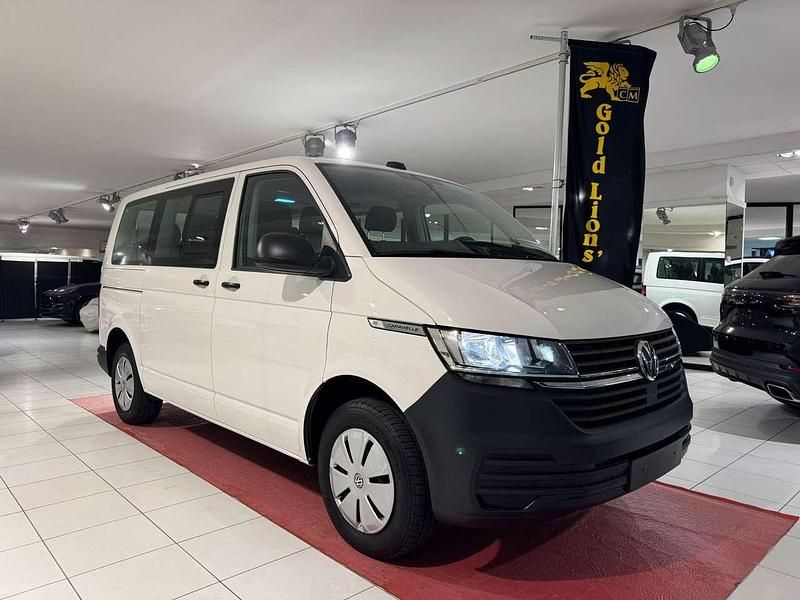 Bianco Usata 2022 VW Caravelle Trendline Monovolume | 37.950 € (Buon prezzo) - Immagine 1/4