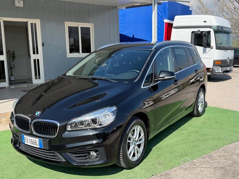 Begagnad BMW 218 Efficient Dynamics 150 HK (110 kW) 2017 Svart Minibuss