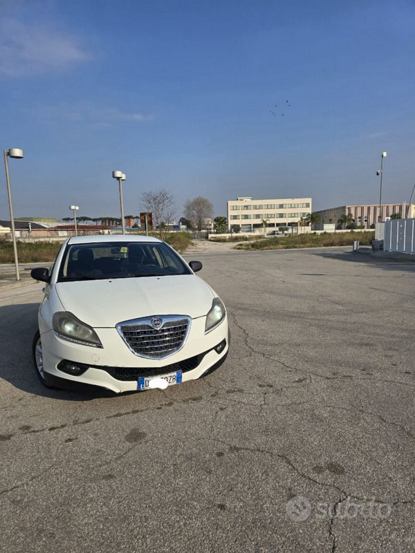 Usata 2009 Lancia Delta Tre volumi | 2300 € (Ottimo prezzo) - Immagine 1/4