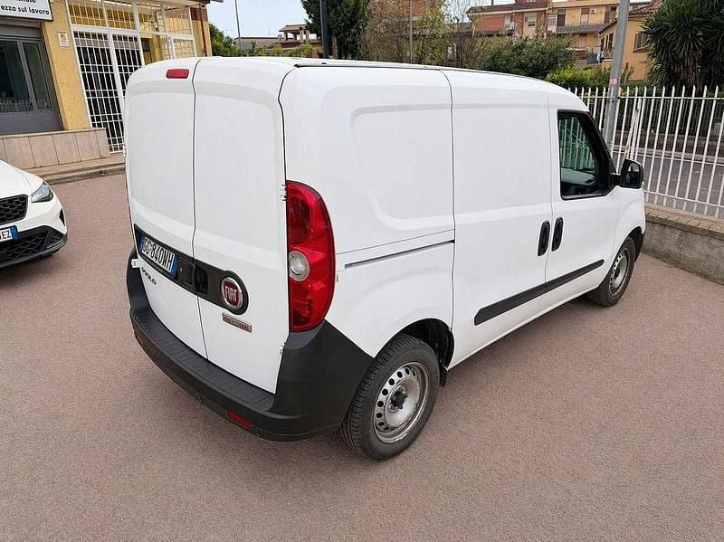 Usata Fiat Doblò 95 CV (69 kW) 2021 Bianco Monovolume