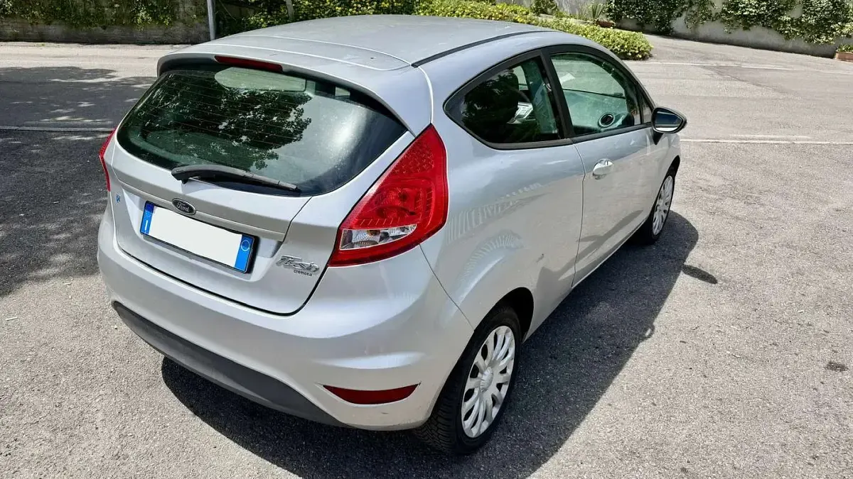 Usata Ford Fiesta Titanium 82 CV (60 kW) 2009 Berlina