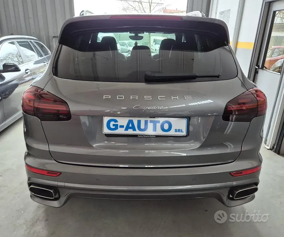 Usata Porsche Cayenne 250 CV (183 kW) 2015 Grigio SUV