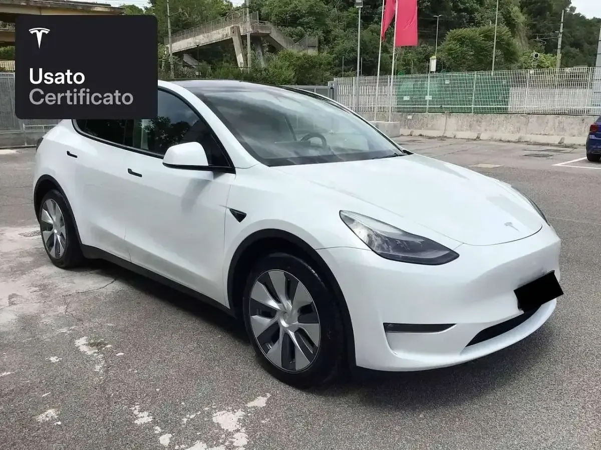 Usata Tesla Model Y 152 kW (208 CV) 2023 Bianco SUV